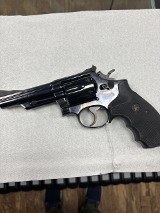 SMITH & WESSON 19 .357 MAG - 1 of 2