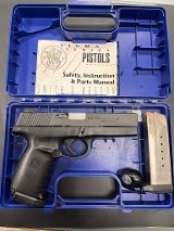 SMITH & WESSON SW40F .40 S&W - 1 of 3