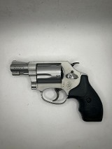SMITH & WESSON 637-2 AIRWEIGHT .38 SPL +P - 2 of 3