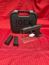 GLOCK Glock 17 Gen 3 9MM LUGER (9x19 PARA) - 1 of 3