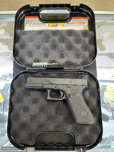GLOCK 17 GEN 5 9MM LUGER (9x19 PARA)