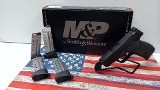 SMITH & WESSON M&P 40 Shield w/5 mags .40 S&W - 1 of 3