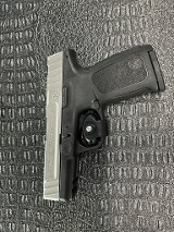 SMITH & WESSON SD 40 VE .40 S&W - 1 of 3