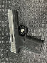 SMITH & WESSON SD 40 VE .40 S&W - 2 of 3