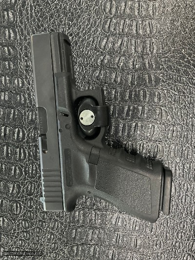 GLOCK 23 .40 CALIBER