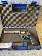 SMITH & WESSON 686-5 .357 MAG - 1 of 3