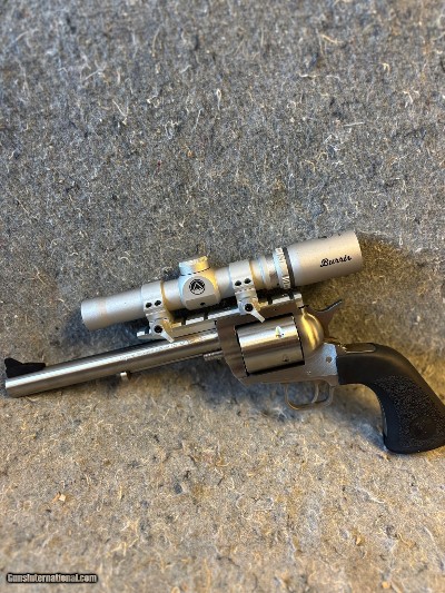 MAGNUM RESEARCH BIG FRAME REVOLVER .44 rem mag