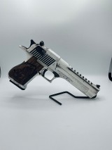 MAGNUM RESEARCH DESERT EAGLE .50 AE - 2 of 3