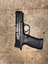 SMITH & WESSON M&P40 M2.0 .40 S&W - 1 of 2