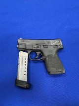 SMITH & WESSON M&P9 SHIELD M2.0 9MM LUGER (9x19 PARA) - 2 of 3