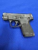 SMITH & WESSON M&P9 SHIELD M2.0 9MM LUGER (9x19 PARA) - 1 of 3