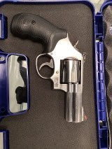 SMITH & WESSON MODEL 686-6 PERFORMANCE CENTER .357 MAG - 2 of 2