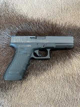 GLOCK G22Gen 4 .40 S&W - 3 of 3