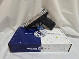 SMITH & WESSON SD40 2.0 .40 S&W - 1 of 3