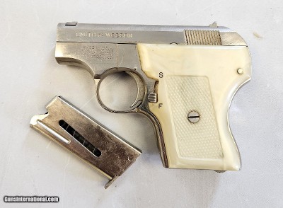 SMITH & WESSON 61-2 .22 LR