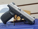 SMITH & WESSON sw9ve 9MM LUGER (9x19 PARA) - 2 of 3