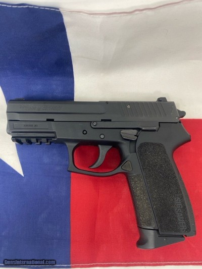 SIG SAUER SP2022 9MM LUGER (9x19 PARA)