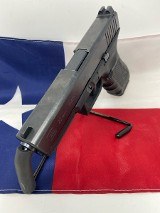 GLOCK G22
GEN 4 .40 S&W - 3 of 3