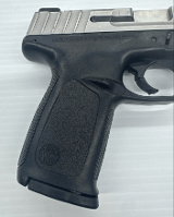 SMITH & WESSON SD40 VE .40 S&W - 2 of 3