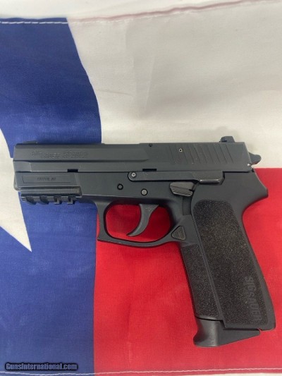 SIG SAUER SP2022 9MM LUGER (9x19 PARA)