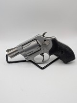 SMITH & WESSON 637-2 .38 SPL +P - 2 of 3