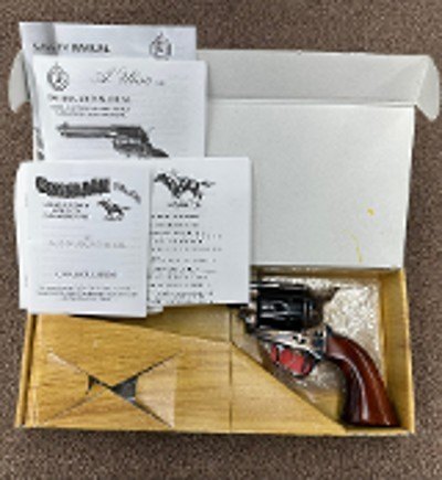 CIMARRON Sheriffs Model .45 LC