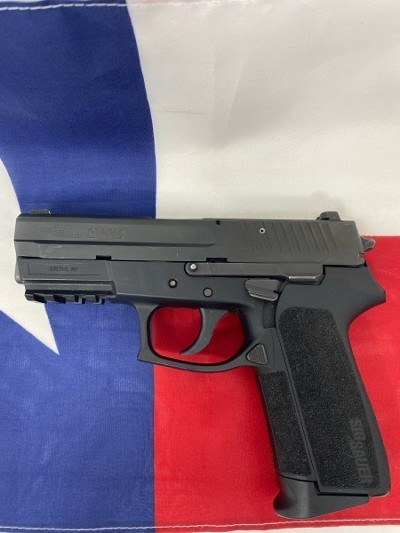 SIG SAUER SP2022 9MM LUGER (9x19 PARA)