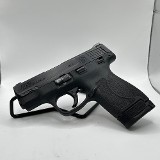 SMITH & WESSON m&p 40 shield m2.0 .40 S&W - 1 of 3
