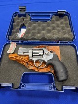SMITH & WESSON 686 PLUS .357 MAG - 2 of 3