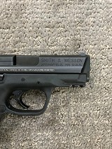 SMITH & WESSON M&P 40c.40 S&W - 2 of 3