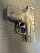 SMITH & WESSON M&P 9 SHIELD 9MM LUGER (9x19 PARA) - 2 of 2
