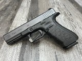 GLOCK 17 GEN 4 9MM LUGER (9x19 PARA) - 1 of 3