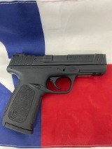 SMITH & WESSON SD40 .40 S&W - 2 of 3