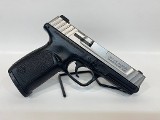 SMITH & WESSON SD40 VE .40 S&W - 2 of 3