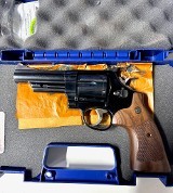 SMITH & WESSON MODEL 29-10 .44 MAGNUM - 2 of 3
