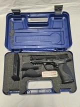 SMITH & WESSON M&P40 .40 S&W - 2 of 3