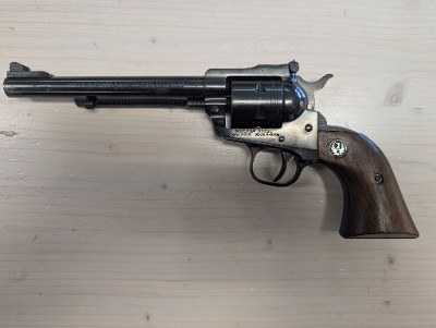 RUGER SINGLE-SIX .22 WMR