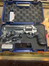 SMITH & WESSON 686 PLUS .357 MAG - 1 of 1