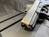GLOCK G22 GEN 3 .40 S&W - 2 of 3