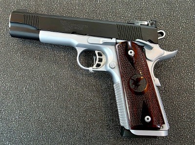 NIGHTHAWK CUSTOM DOMINATOR .45 ACP