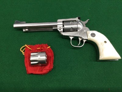 RUGER NEW MODEL SINGLE-SIX .22LR/.22MAG