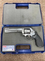 SMITH & WESSON 686-6 .357 MAG - 1 of 3