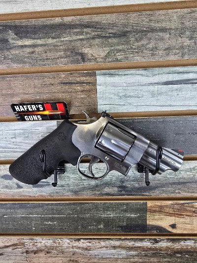 SMITH & WESSON 629 DELUXE .44 MAGNUM
