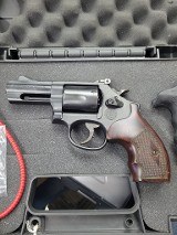 SMITH & WESSON 19 CARRY COMP .357 MAG - 2 of 3
