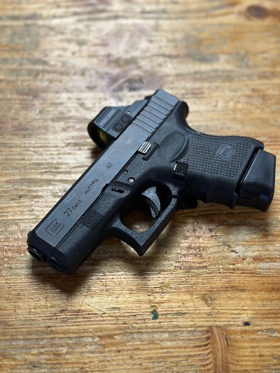 GLOCK 27 .40 S&W