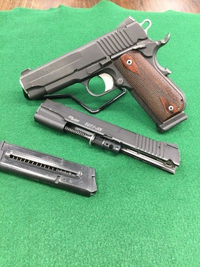 SIG SAUER 1911 CARRY FASTBACK EMPEROR SCORPION .45 ACP/.22 LR