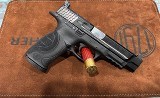 SMITH & WESSON M&P40 .40 S&W - 2 of 3