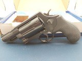 SMITH & WESSON GOVERNOR .45 colt/.45 acp/.410 - 2 of 3
