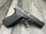 GLOCK 22C - PISTOL 40 Smith & Wesson - 2 of 3