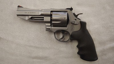 SMITH & WESSON 627-5 Pro Series .38 SPECIAL/.357 MAGNUM